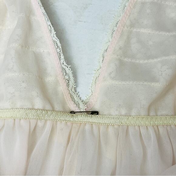 Vintage Negligee Nighty Sheer Soft Pink with Off White Lace - Picture 12 of 12